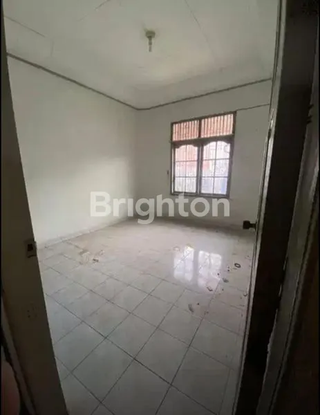 image RUMAH DI JALAN RIAU DEPAN MALL CIPUTRA SERAYA (3)