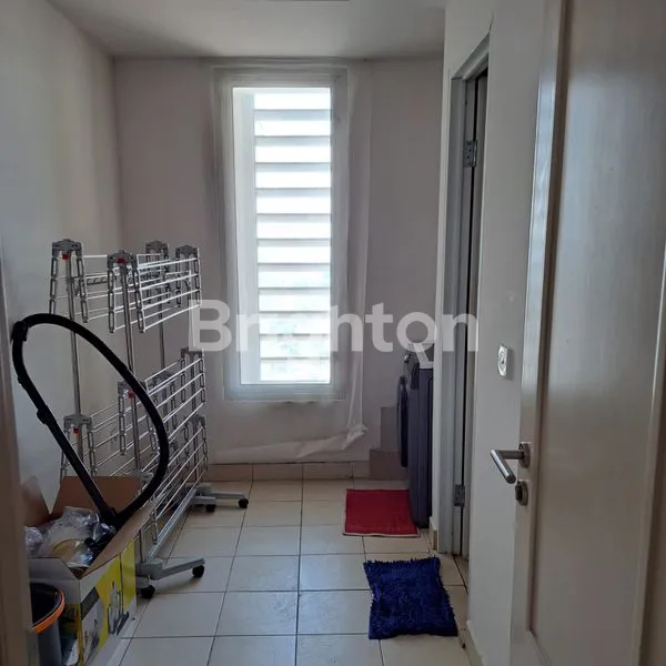 image 3BR FULLY FURNISHED APARTMENT DIPUSAT KOTA SURABAYA DENGAN AKSES EKSKLUSIF KE TUNJUNGAN PLAZA SURABAYA, ONE ICON (8)