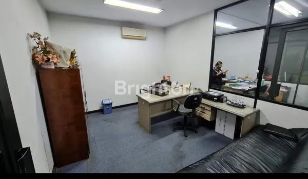 RUKO X LABORATORIUM LENSA