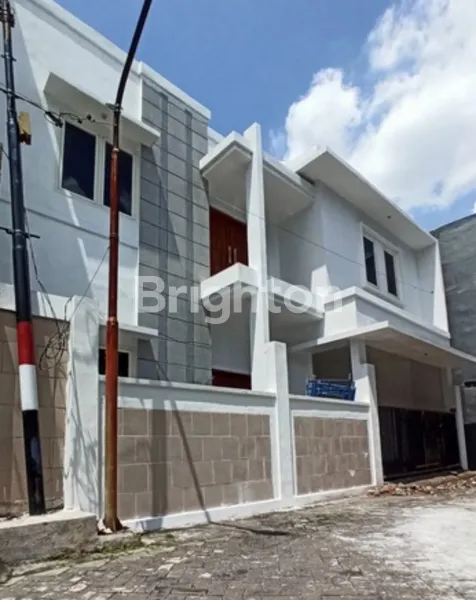 image RUMAH KALIJUDAN BARAT COCOK UNTUK KOST DEKAT UWM, UNAIR, GALAXY MALL (1)