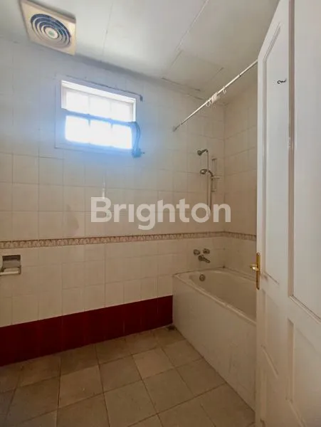 image RUMAH SIAP HUNI BAGUS TERAWAT LUAR CLUSTER CITRALAND SURABAYA BARAT (6)