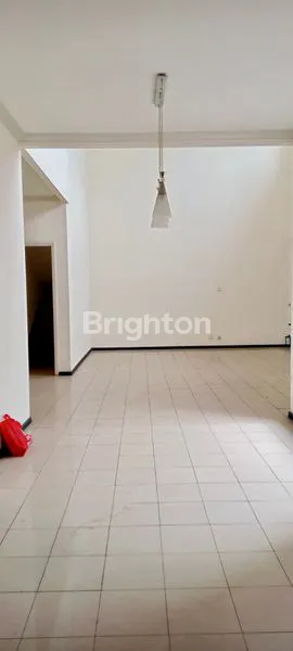 image RUMAH SIAP HUNI BAGUS TERAWAT LUAR CLUSTER CITRALAND SURABAYA BARAT (7)