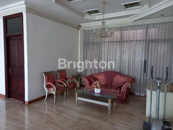 image RUMAH PUSAT KOTA SURABAYA MEWAH FULL FURNISHED (5)