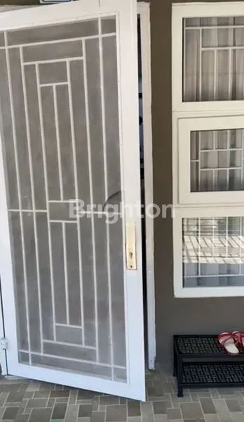 KOMPLEK PERUMAHAAN ROYAL  MANSION