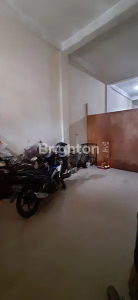 image RUMAH 2½ TINGKAT SIAP HUNI DEKAT PAJAK PAGI CAHAYA. (4)