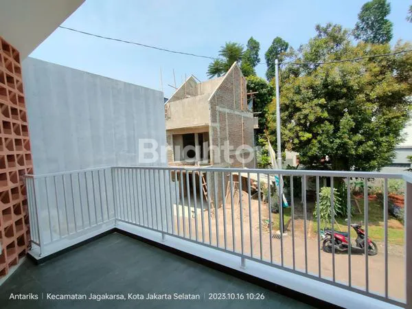 image RUMAH MURAH MODERN MINIMALIS DI JAKARTA SELATAN (8)