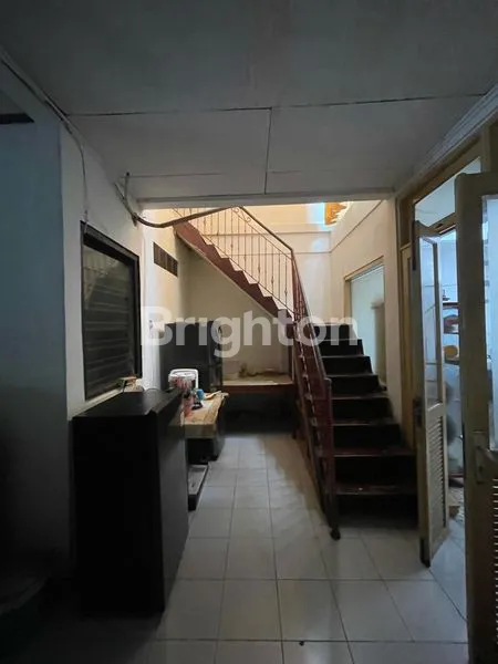 image RUMAH 2 LANTAI DALAM KOMPLEK ELITE BONA INDAH JAKARTA SELATAN (3)
