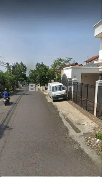 image RUMAH CANTIK 3 LANTAI SIAP HUNI DEKAT BORMA, BANDUNG (5)