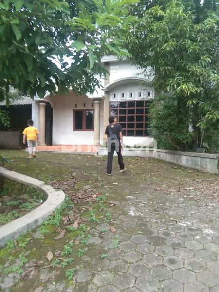 image RUMAH STRATEGIS TEPI JALAN GUNUNG PATI (3)