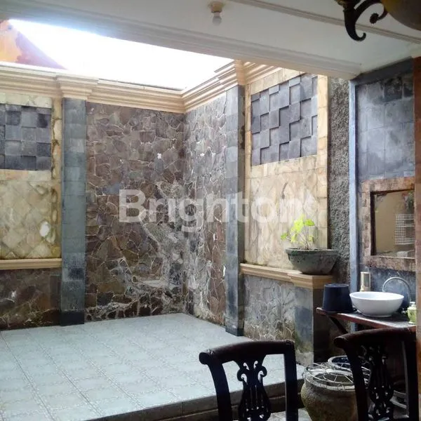 image RUMAH BESAR DAN CANTIK DI BALIKPAPAN BARU (4)