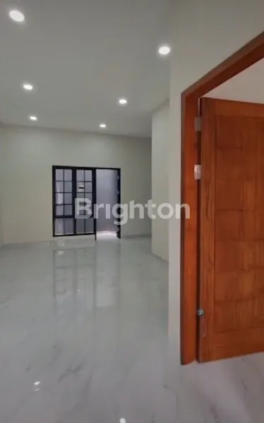image RUMAH BARU MINIMALIS LEBAR 8 DI RUNGKUT ASRI DEKAT SUPERINDO DAN MERR (6)