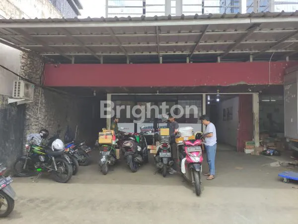 image RUMAH LUAS DI JALAN UTAMA PANCORAN TIMUR. (1)