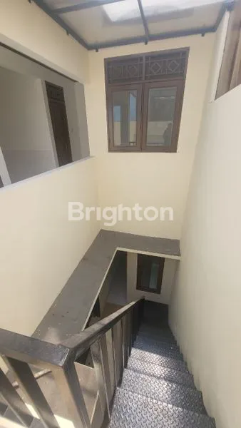 image RUMAH MINIMALIS SIAP HUNI,  NYAMAN, AMAN, STRATEGIS DALAM TOWN HOUSE FASILITAS KOLAM RENANG DI TANJUNG BARAT (4)