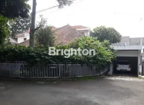 image DIJUAL RUMAH CANTIK ASRI LOKASI DJUANDA DAGO BANDUNG (2)