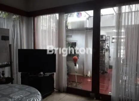 image DIJUAL RUMAH CANTIK ASRI LOKASI DJUANDA DAGO BANDUNG (4)