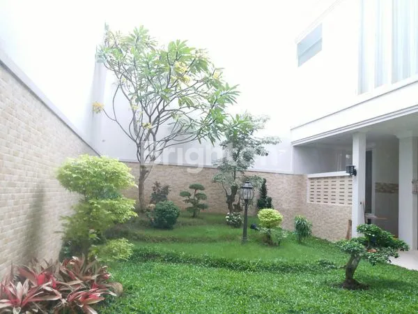 image RUMAH MEWAH SEMI FURNISH PAKUWON INDAH !! (3)