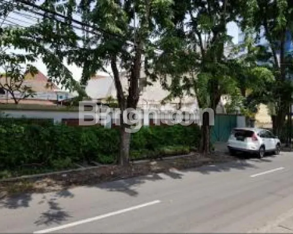 TANAH & ADA BANGUNAN KECIL NOL JALAN RAYA DUKUH KUPANG BARAT SELANGKAH KEE JALAN MAYJEND SUNGKONO