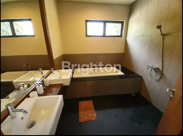 image DISEWAKAN VILLA MEWAH ASRI SEJUK NYAMAN DI VIMALA HILLS - MEGAMENDUNG, BOGOR (8)