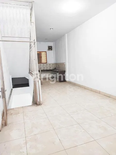 image RUKO MMTC PANCING, SIAP HUNI. FASILITAS. PINTU BESI DOUBLE, CANOPY, JERJAK JENDELA (5)