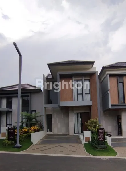 image MURAH!!! RUMAH 2 LANTAI DIKELILINGI LAPANGAN GOLF & PERBUKITAN YANG SUPER CANTIK (1)
