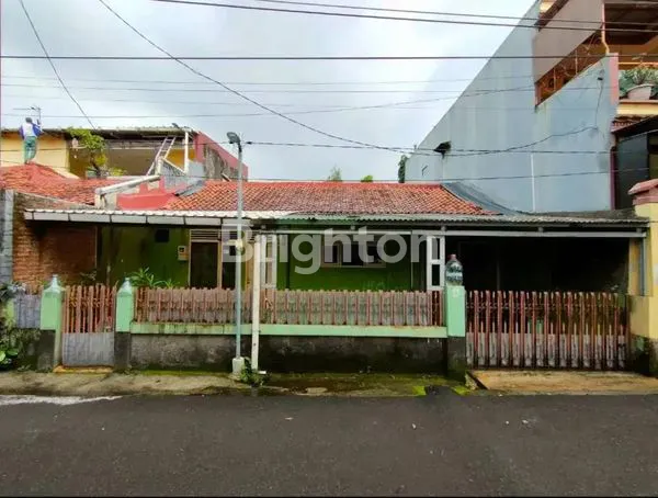 image RUMAH LAMA DI KEBON PEDES BOGOR (1)