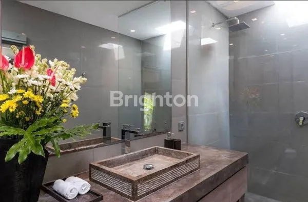 image VILLA MODEL JOGLO AT CANGGU BERAWA DENGAN ONE GATE SYSTEM (5)