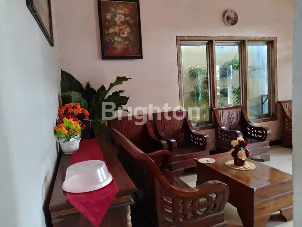 image RUMAH BESAR DAN TERAWAT DI JL SUDIRMAN TANGGUL JEMBER (4)