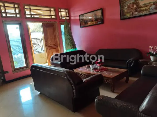 image RUMAH BESAR DAN TERAWAT DI JL SUDIRMAN TANGGUL JEMBER (5)