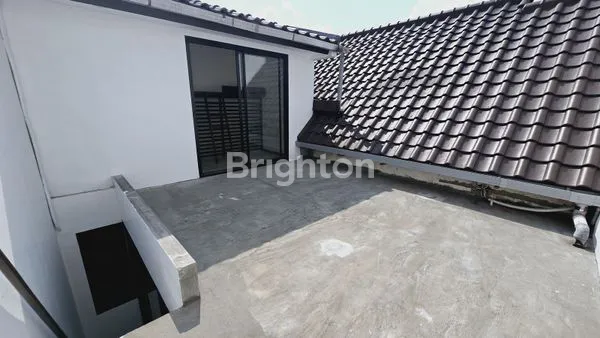 image RUMAH TAMAN PUSPA RAYA CITRALAND SURABAYA BARAT DEKAT DENGAN PASAR MODERN CITRALAND (6)