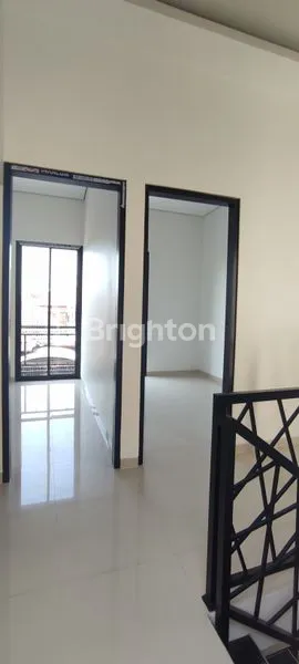 image RUMAH 2 LANTAI 1M SURABAYA UTARA TIMUR BARU GRESS NEW. DEKAT RAYA KENJERAN PAKUWON CITY RAYA MERR KARANG ASEM (4)
