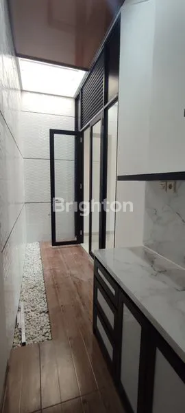 image RUMAH 2 LANTAI 1M SURABAYA UTARA TIMUR BARU GRESS NEW. DEKAT RAYA KENJERAN PAKUWON CITY RAYA MERR KARANG ASEM (5)