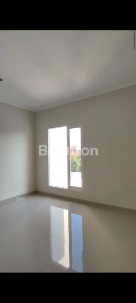 image RUMAH 2 LANTAI NEW GRESS BARU MINIMALIS. DEKAT UPN VETERAN MERR RUNGKUT ASRI PANDUGO (5)