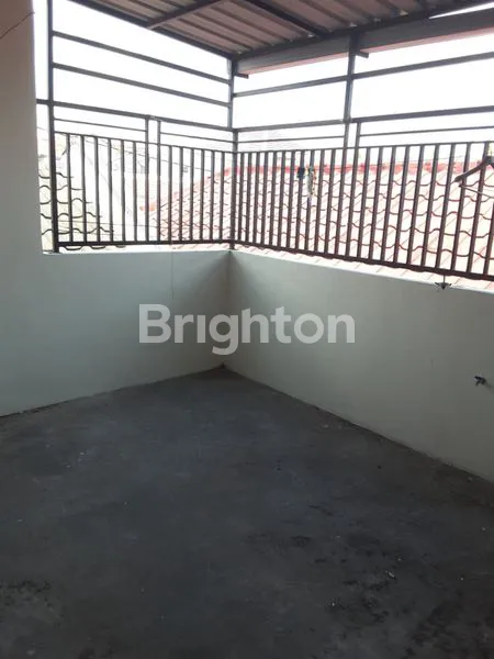image RUMAH 1.5LT SIAP HUNI BABATAN PRATAMA WIYUNG SURABAYA BARAT (7)
