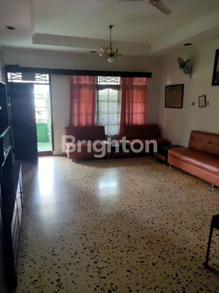 image RUMAH LAWAS 2 LANTAI TERAWAT CIBINONG BOGOR (2)