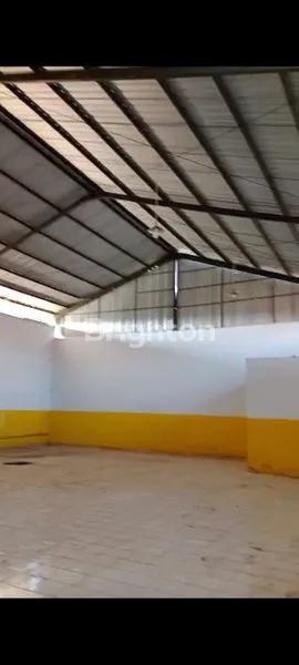 image RUMAH DAN GUDANG DI JALAN PROVINSI KUNINGAN JAWA BARAT (1)