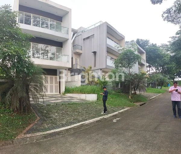 image RUMAH 4 LANTAI DI SENTUL CLUSTER RIVER (2)