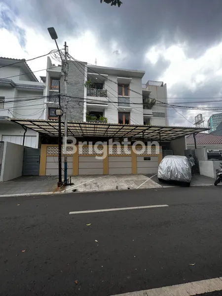 RUANG USAHA 3 LANTAI PLUS ROOFTOP SELANGKAH GOR CEMPAKA PUTIH JAKARTA PUSAT DKI