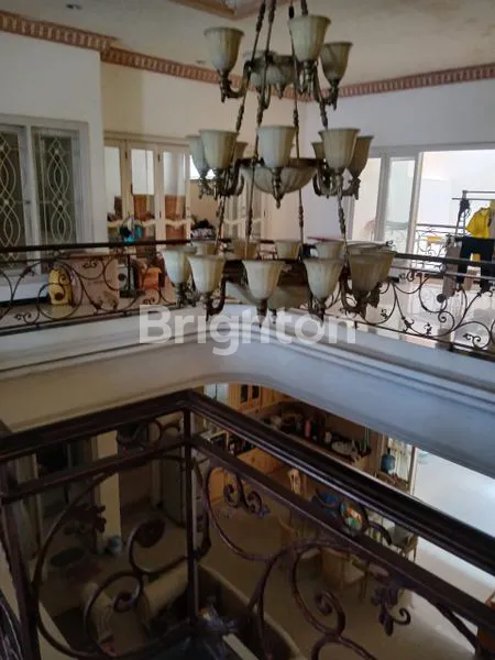 image RUMAH 2 LANTAI SIAP HUNI SUTOREJO TENGAH (2)