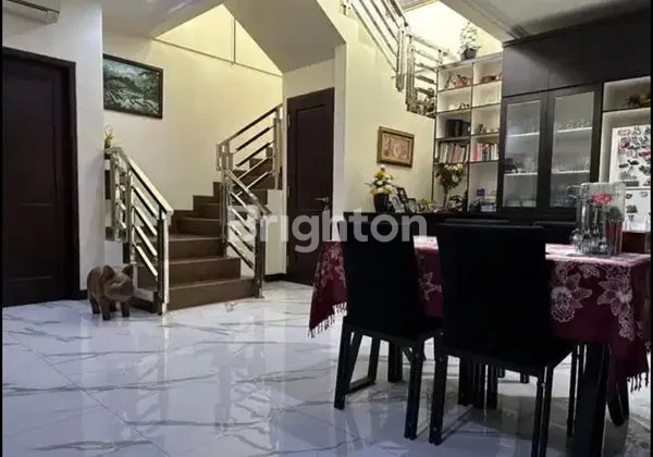 image RUMAH 2 LANTAI SUDAH RENOVASI DI MUTIARA SENTUL (1)