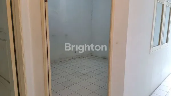 image RUKO FIFTH AVENUE - LOKASI DI PINGGIR JALAN RAYA UTAMA GADING SERPONG (5)