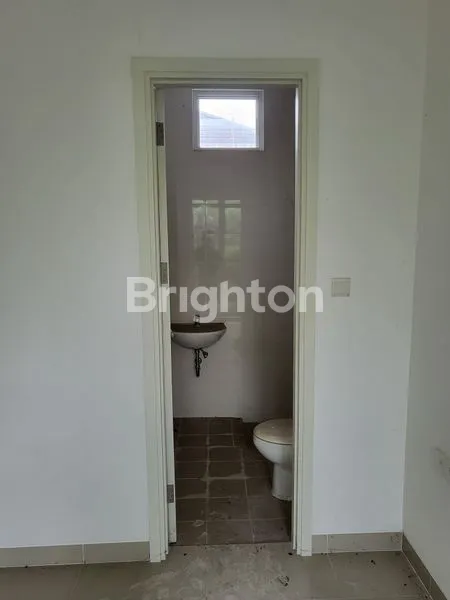 image RUMAH HOOK DI CLUSTER EDISON GADING SERPONG (6)