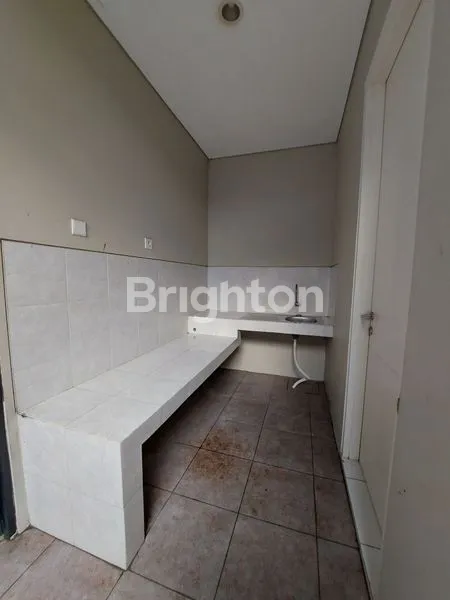 image RUMAH NORTH WEST LAKE CITRALAND (3)