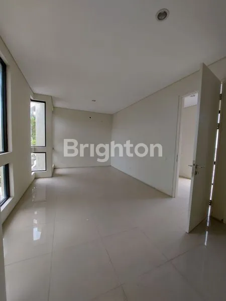 image RUMAH NORTH WEST LAKE CITRALAND (4)