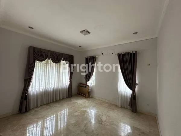 image RUMAH MEWAH HOOK, PERUMAHAN ELITE  TENGAH KOTA DEPOK (6)