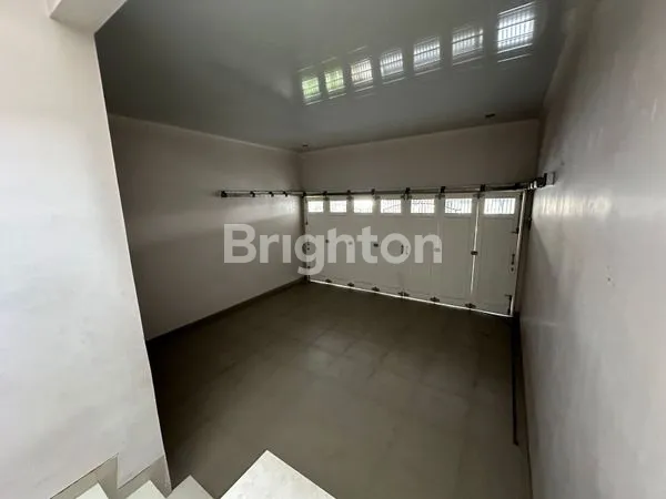 image RUMAH MEWAH HOOK, PERUMAHAN ELITE  TENGAH KOTA DEPOK (5)