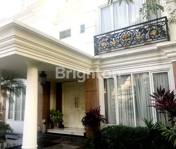 RUMAH 2 LANTAI MEWAH EXCLUSIVE SIMPRUK GARDEN JAKARTA SELATAN