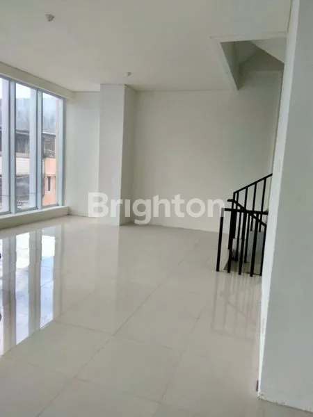 image FOR SALE! GEDUNG COCOK UNTUK KANTOR KAWASAN STRATEGIS DAERAH PRAMUKA, JAKARTA TIMUR (5)