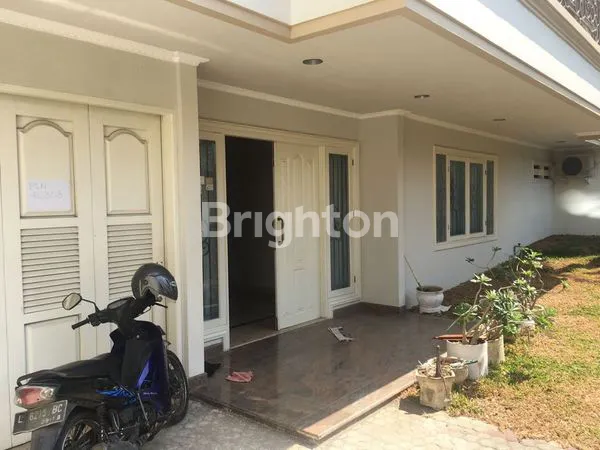 image RUMAH 2 LANTAI SIAP HUNI DI DHARMAHUSADA INDAH BARAT (1)