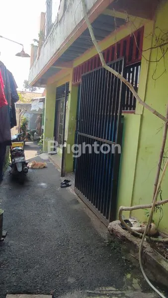 image RUMAH DI JAKARTA SELATAN DENGAN LOKASI STRATEGIS DAN AKSES TOL 5 MENIT (1)