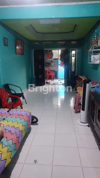 image RUMAH DI JAKARTA SELATAN DENGAN LOKASI STRATEGIS DAN AKSES TOL 5 MENIT (2)